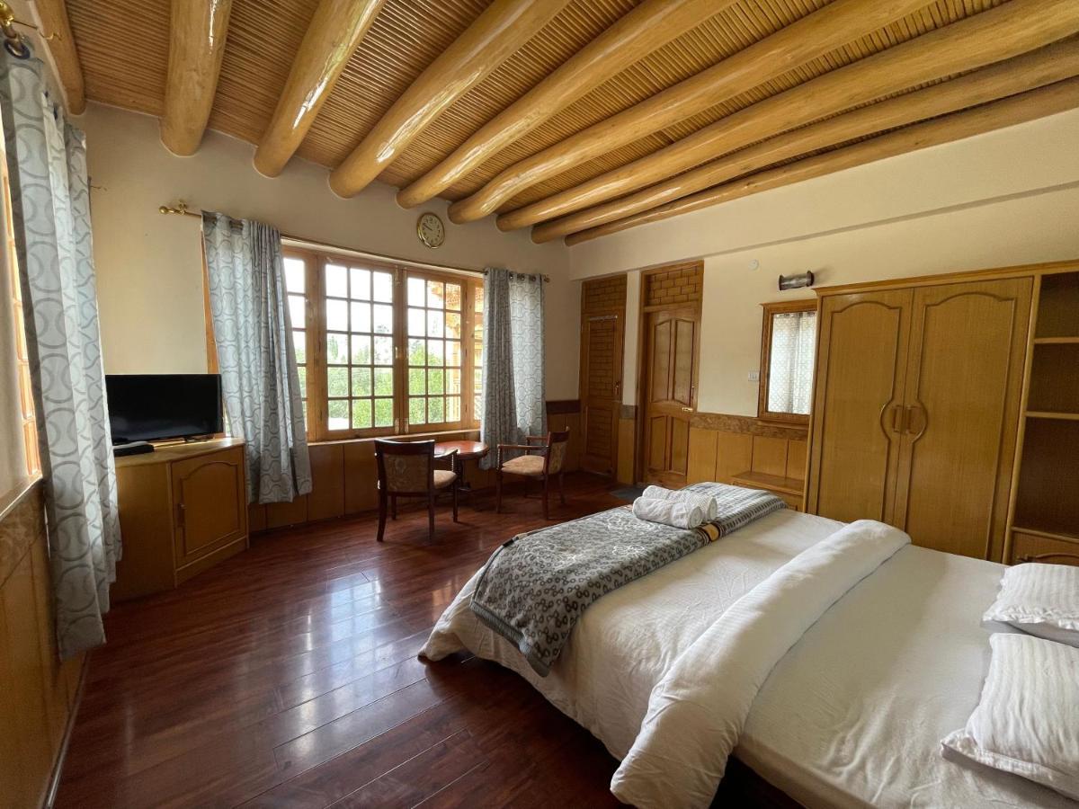 New Royal Guest House Leh Exterior foto