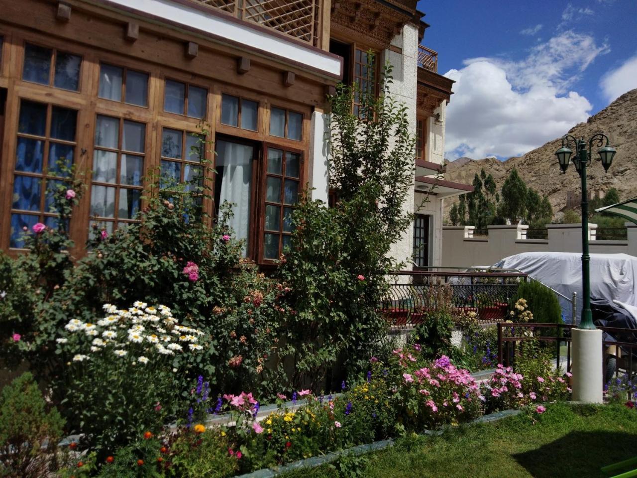 New Royal Guest House Leh Exterior foto