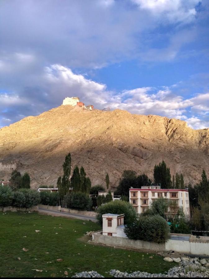 New Royal Guest House Leh Exterior foto